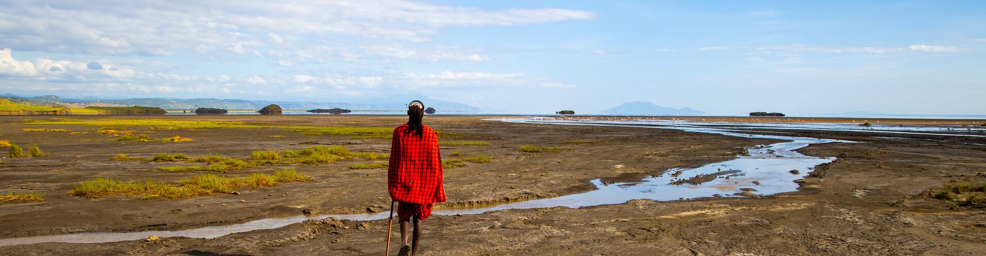 Découvrez la culture traditionnelle des Maasai dans la région du lac Natron grâce à nos safaris en Tanzanie