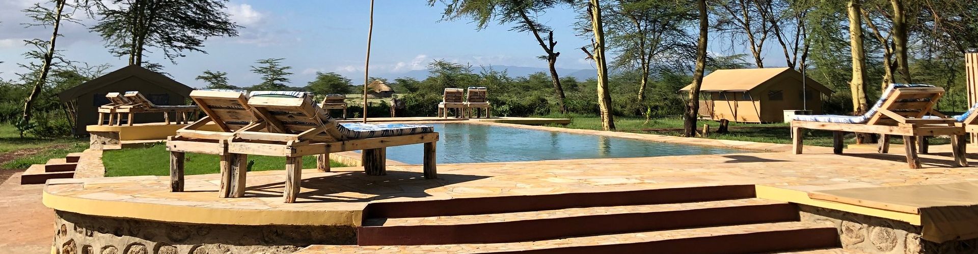 Sautez dans une belle piscine après un long voyage dans cet hébergement Africa Safari.